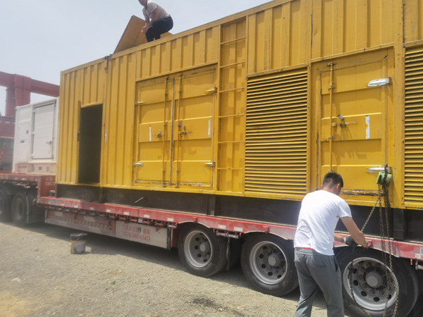 重庆发电机出租100KW发电机需要什么规格的电缆线？