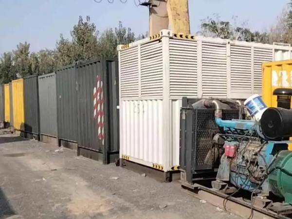 重庆200KW柴油发电机机组每小时油耗是多少?